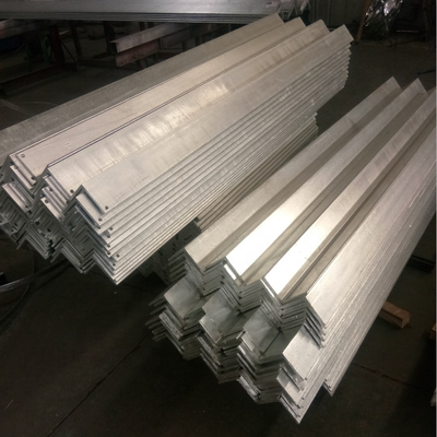 L'angolo di parete galvanizzato 90 gradi 6-40mm Q195-Q420 ha galvanizzato il ferro di angolo d'acciaio laminato a caldo