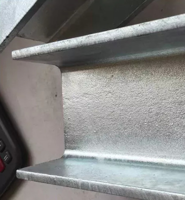 il lustrino zero d'acciaio del segnale galvanizzato 3m DX51D DC51D ha galvanizzato la trave di acciaio Han Steel JIS