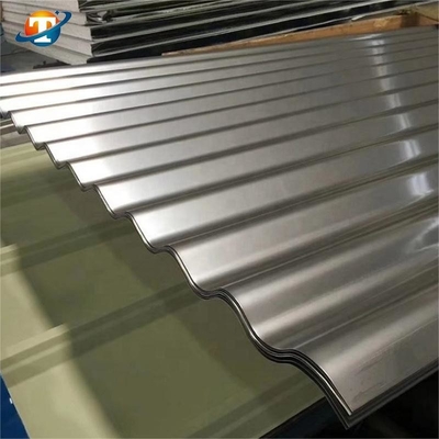Il tetto piastrella il metallo che ondulato lo strato di alluminio ha galvanizzato i pannelli ondulati del tetto del metallo