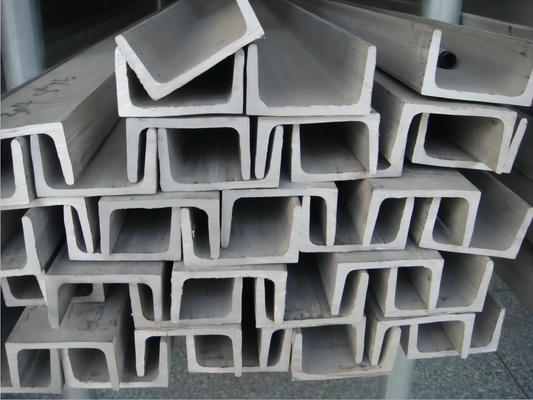 Profili galvanizzati GI di acciaio dolce dell'en S235JR S275JR S355JR A36 SS400 della scanalatura a &quot;u&quot; di ASTM