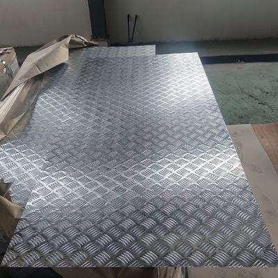 T6 Grado 1050 1100 5052 6061 7075 Piastra di alluminio Modello in rilievo per la decorazione edilizia