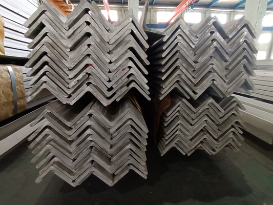 Acciaio angolare laminato a caldo/ ferro/ Ms angolo L profilo acciaio laminato a caldo a barrette di angolo uguale/ineguale Prezzo acciaio di eccellente qualità